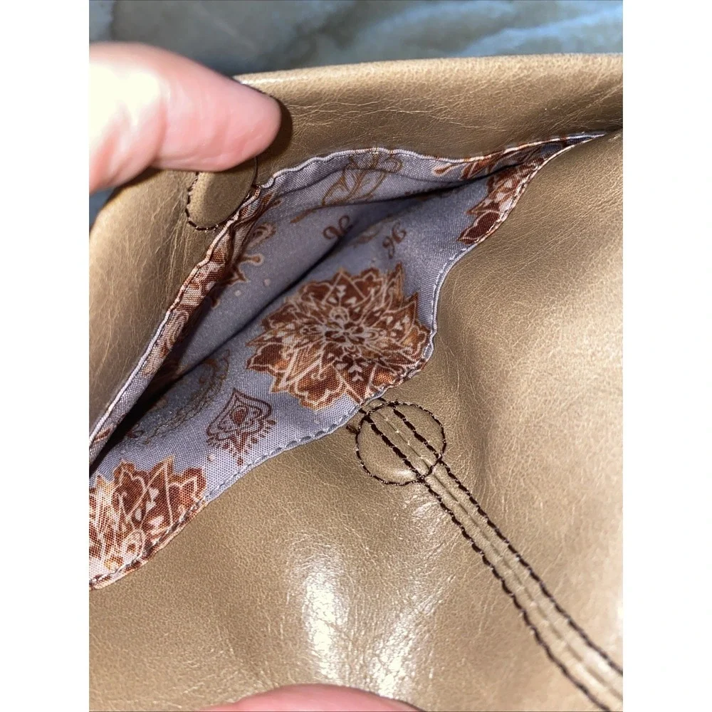HOBO Leather Crossbody Shoulder Bag Taupe Brown Adjustable Strap Zip Top Charlie